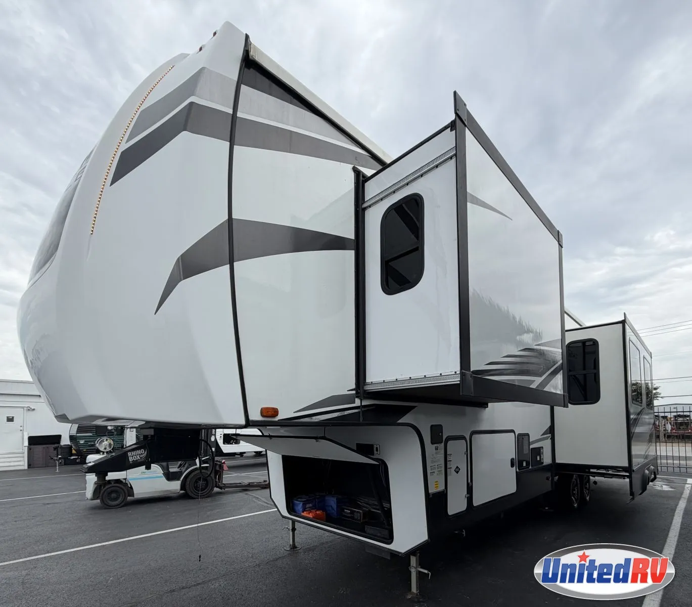 2022 Forest River Cardinal Limited 383BHLE — Photo 5