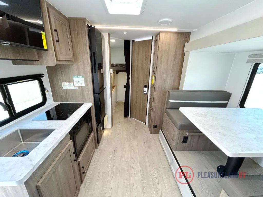 2026 Coachmen Freedom Express Select 21SE, Photos photo 8