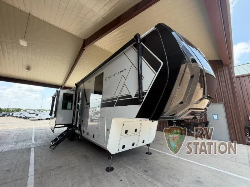 2027 Keystone Montana 3100RL - Photo 4