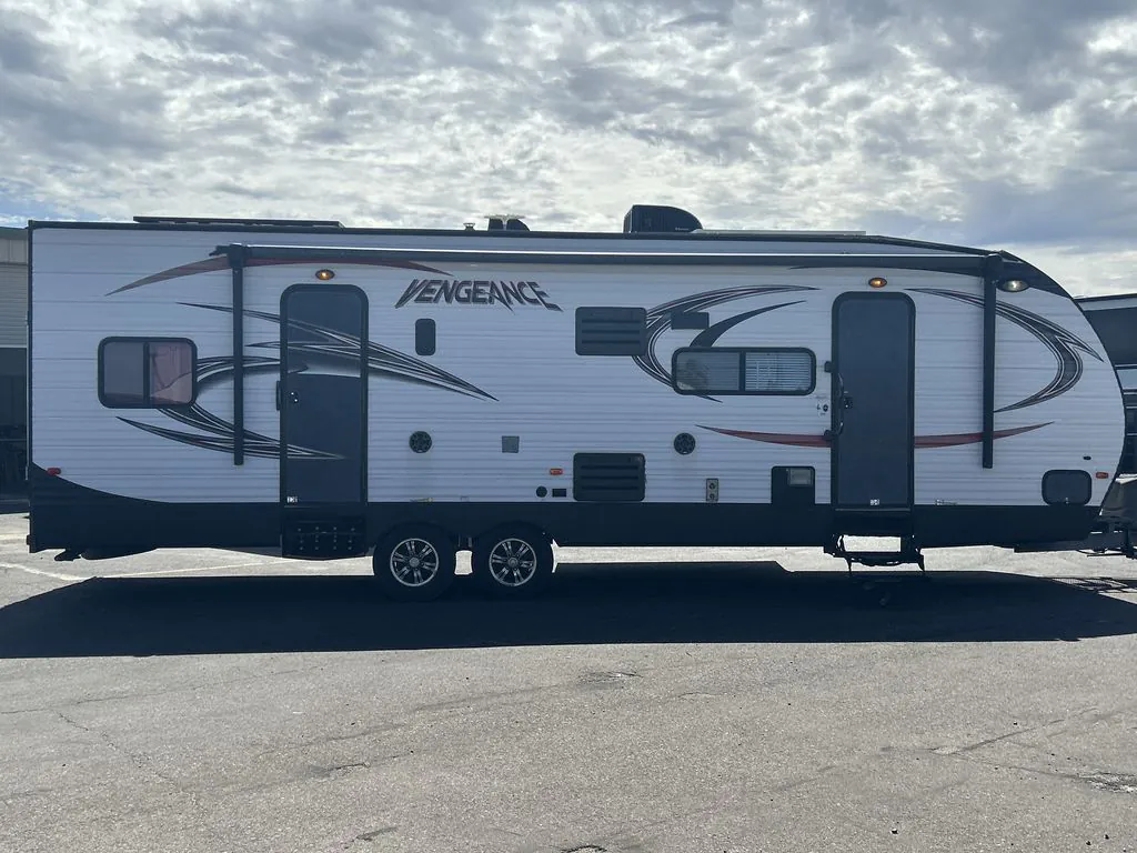 2015 Forest River Vengeance Super Sport 29V - Photo 2