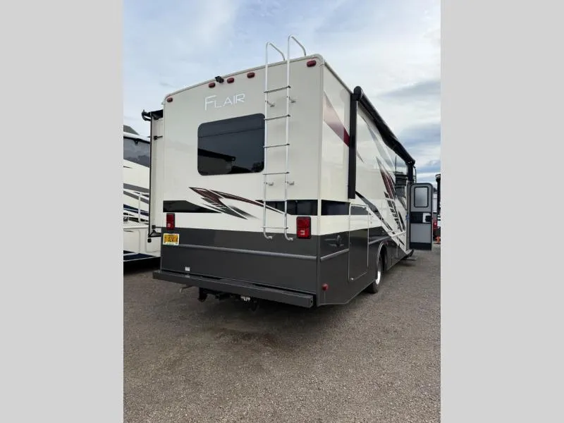 2021 Fleetwood Flair SUP - Photo 4