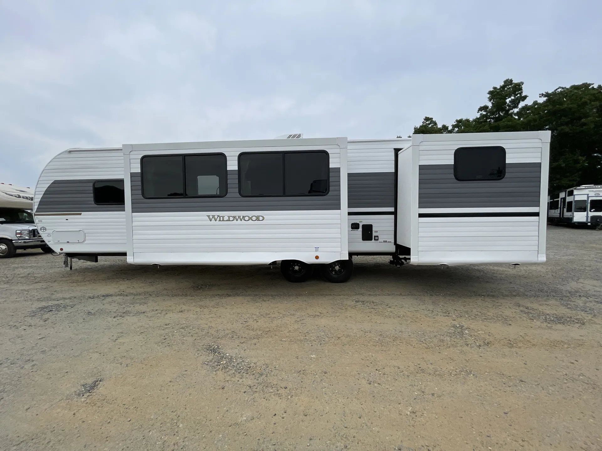 2027 Forest River Wildwood 32BHDS — living area main