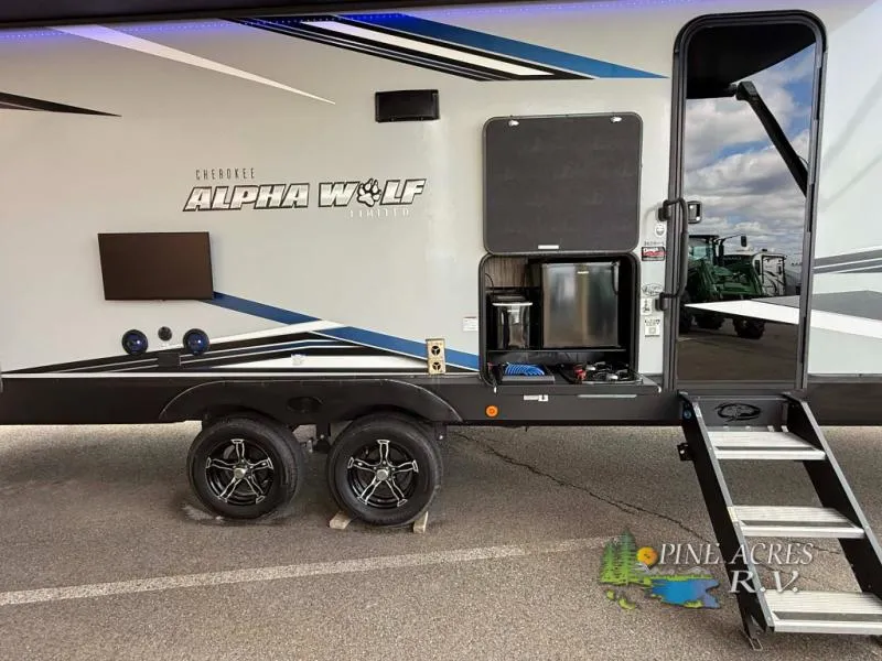 2021 Forest River Cherokee Alpha Wolf 26DBH - Photo 3
