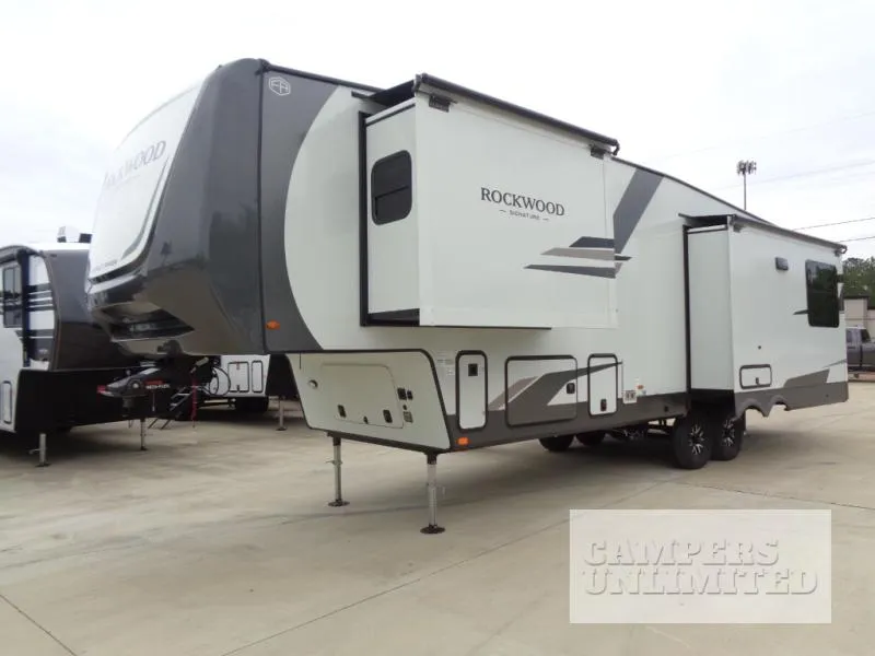 2026 Forest River Rockwood Signature 372RL - Photo 3