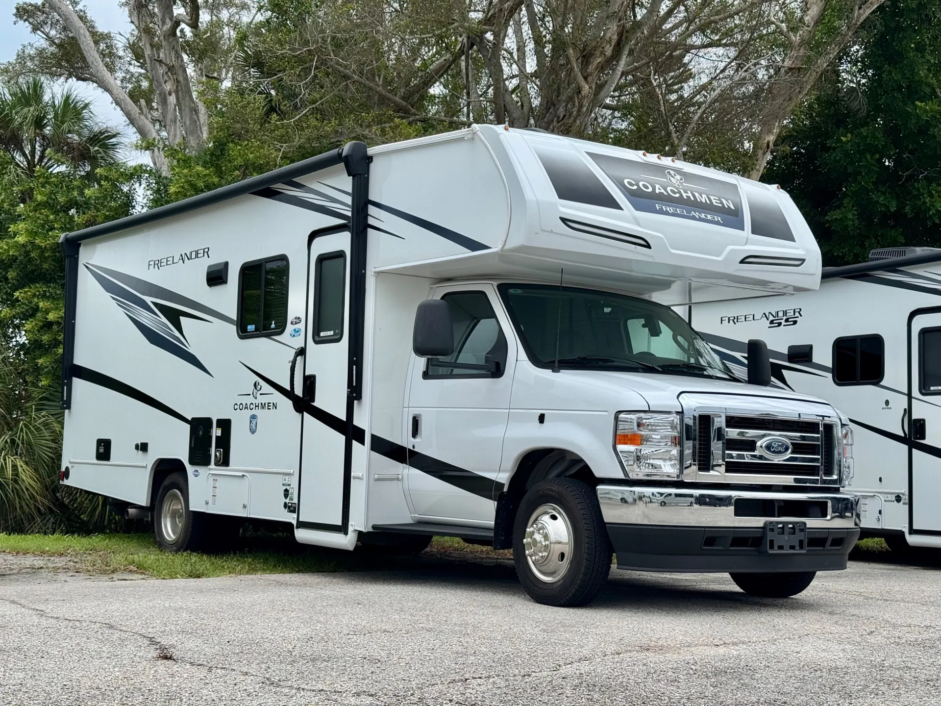 2025 Coachmen Freelander 23FS - Photo 2