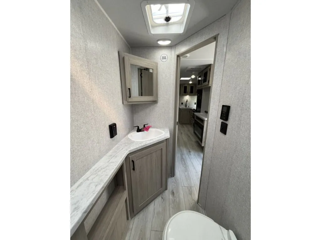 2026 East to West Della Terra 262BH, Photos photo 15