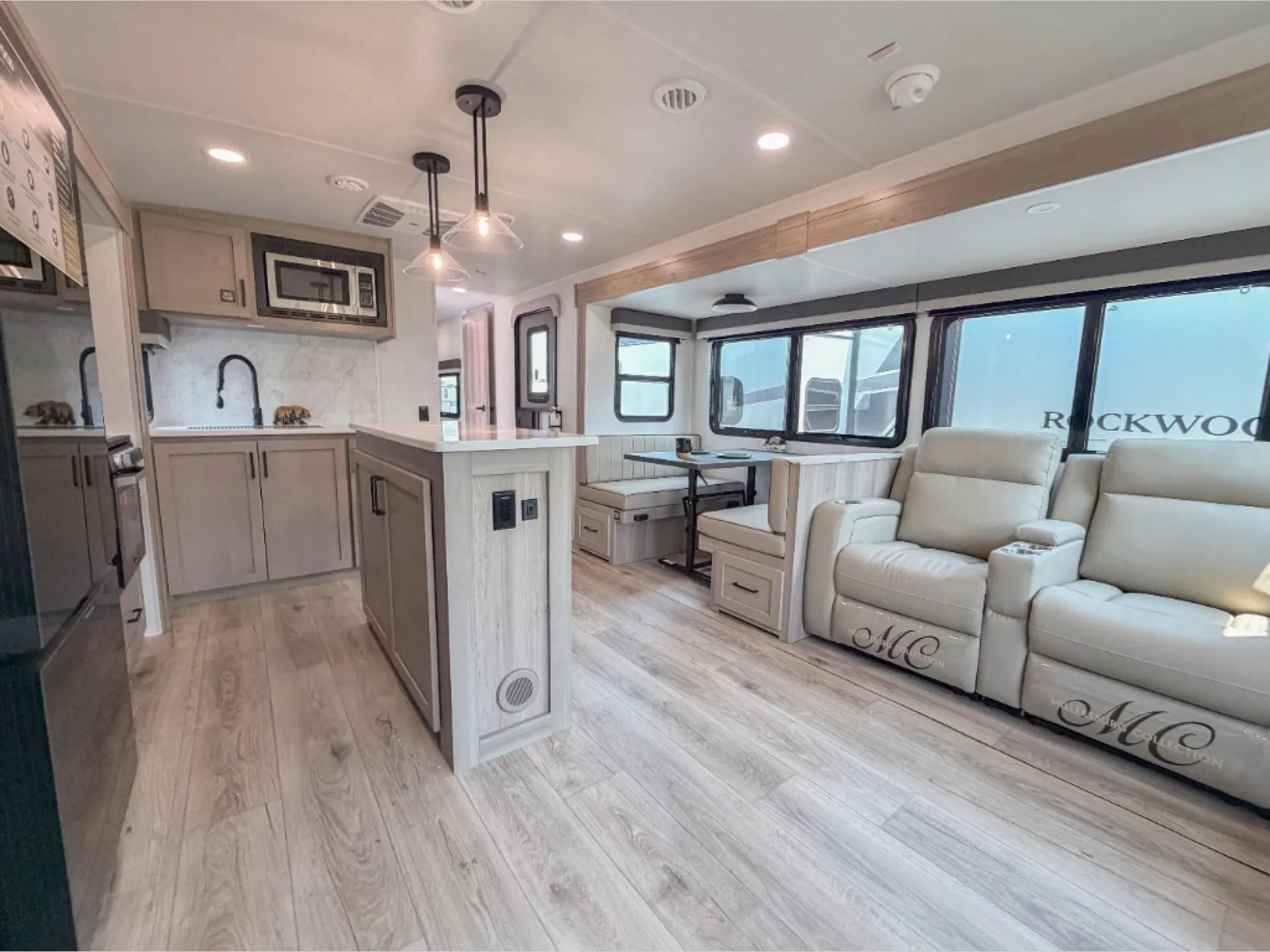2026 Forest River Rockwood Ultra Lite 2906RL — Photo 5