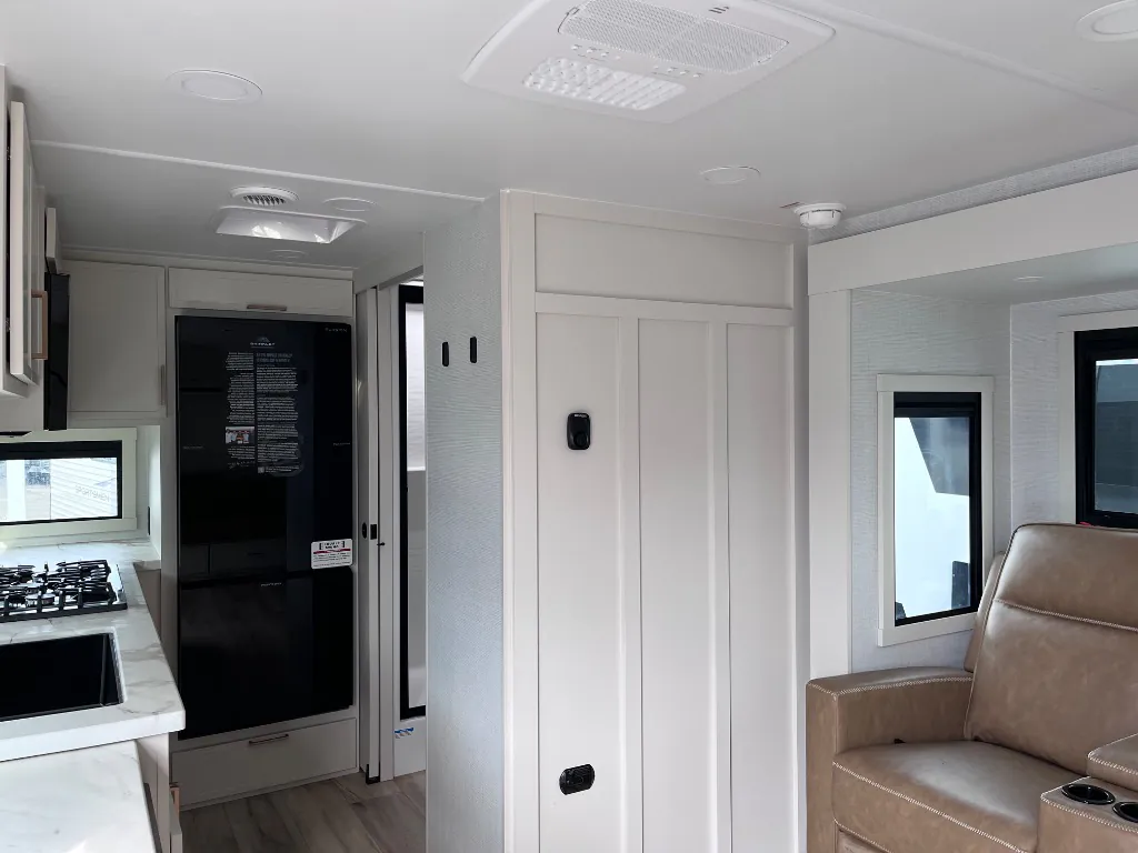 2026 Brinkley Model Ix 20X, Photos photo 5