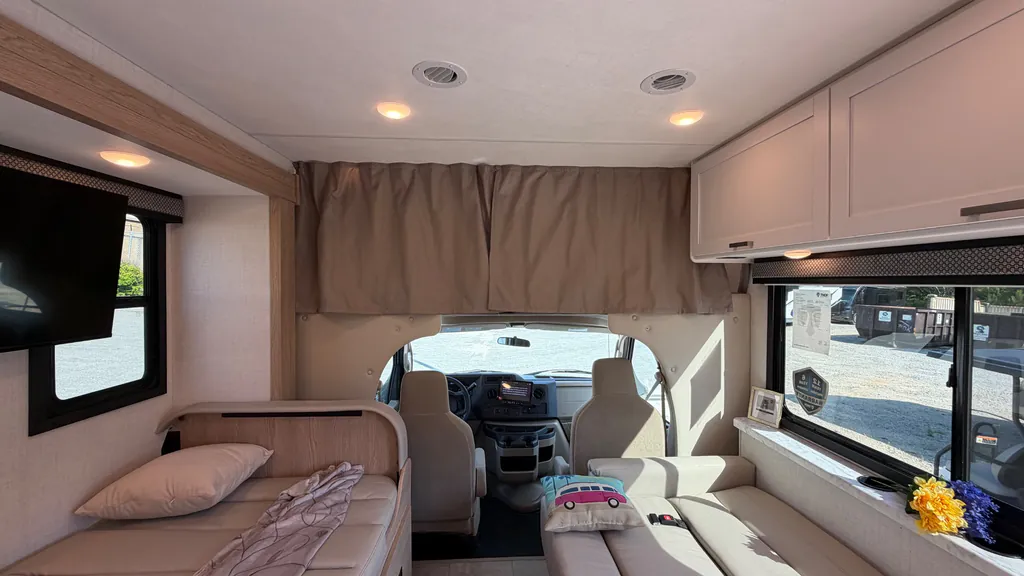 2026 Thor Motor Coach Freedom Elite 31FE, Photos photo 35