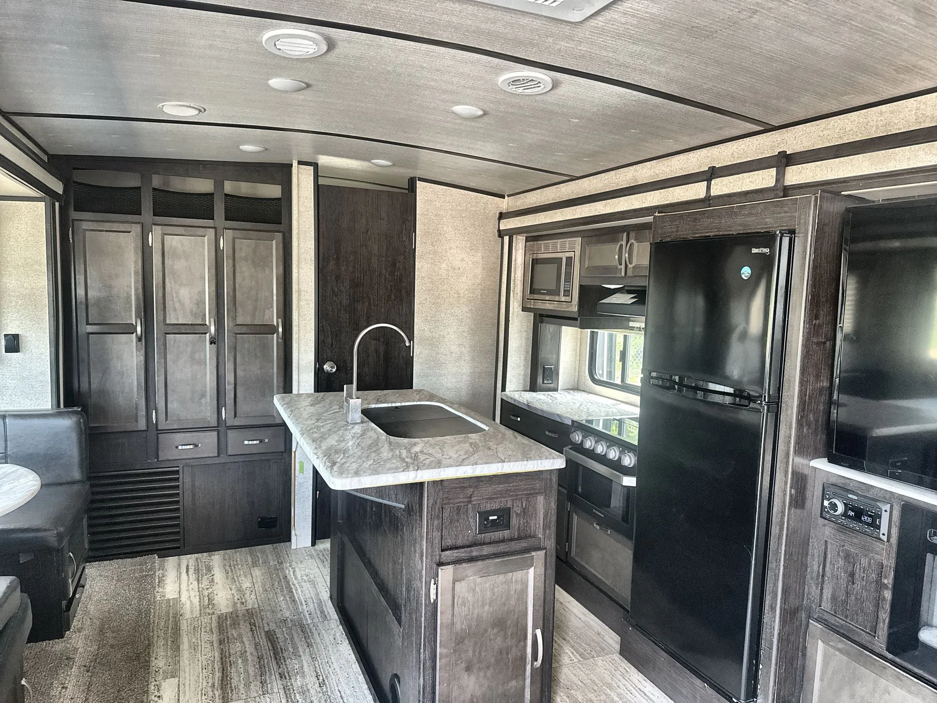 2020 Coachmen Spirit Ultra Lite 3379BH - Photo 3