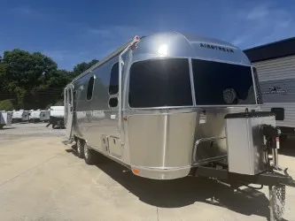 2026 Airstream Flying Cloud 25FB - Photo 2