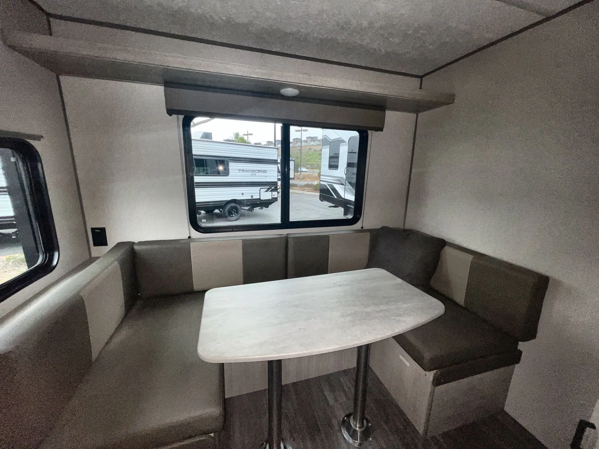 2024 Forest River Aurora Light 15RDX — Photo 7