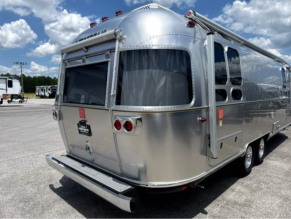 2026 Airstream Frank Lloyd Wright 28RBT - Photo 4