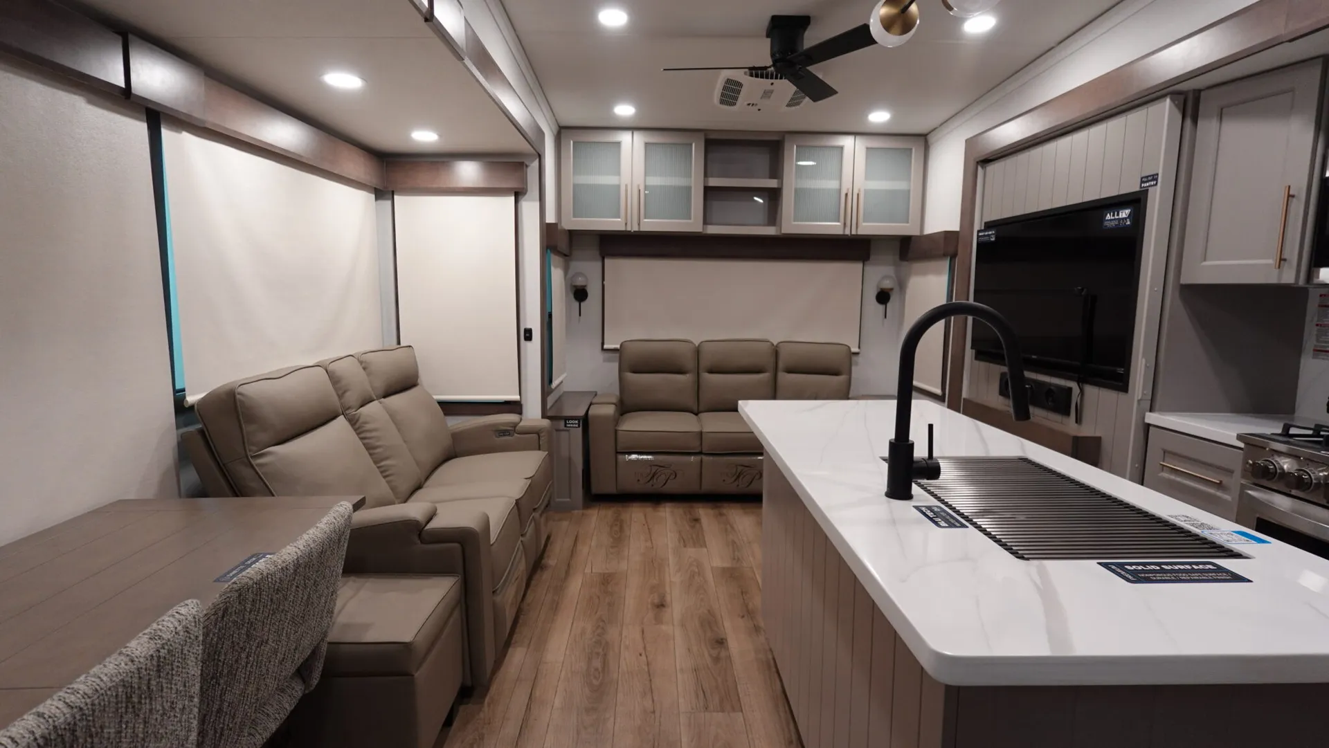 2026 Alliance RV Paradigm 310RL - Photo 3