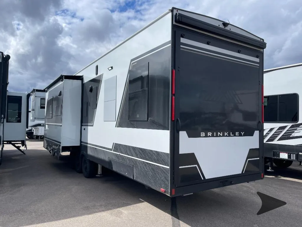 2026 Brinkley Model G 3950, Photos photo 4
