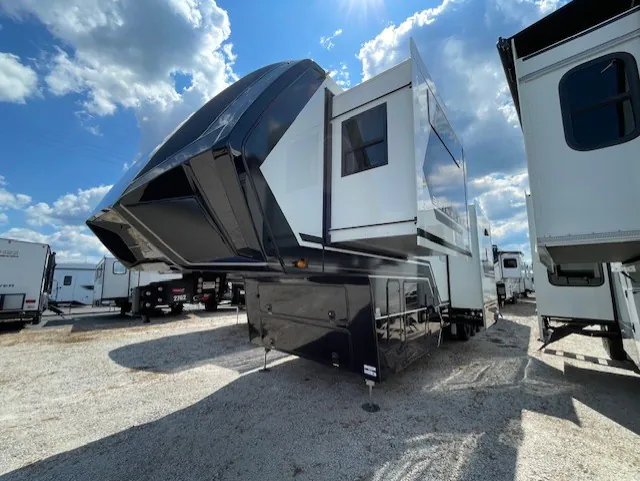 2026 Brinkley Model G 4000, Photos photo 9