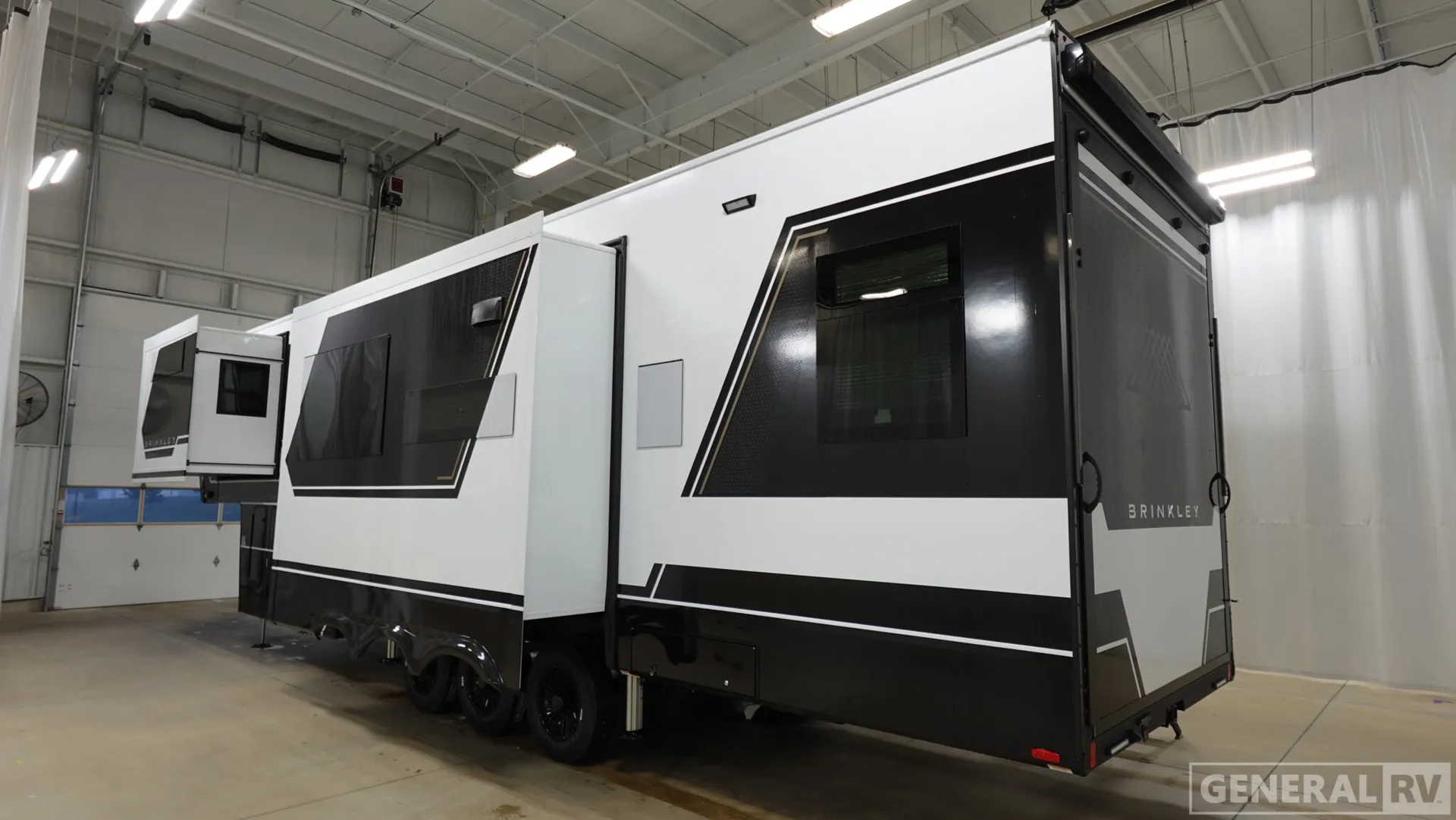 2026 Brinkley Model G 3250 - Photo 4