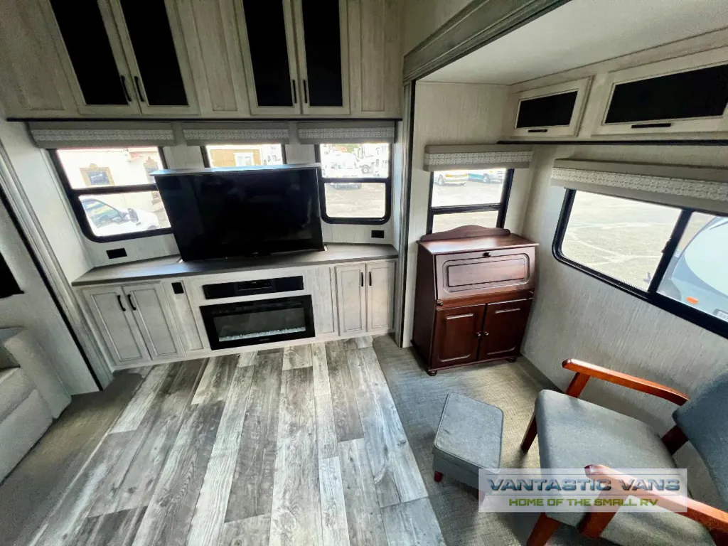 2023 Forest River Sierra Destination 420FL, Photos photo 16