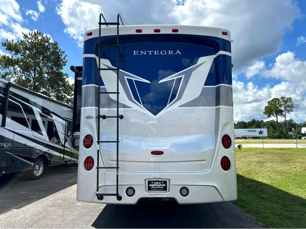 2027 Entegra Coach Vision XL 36C, Photos photo 5