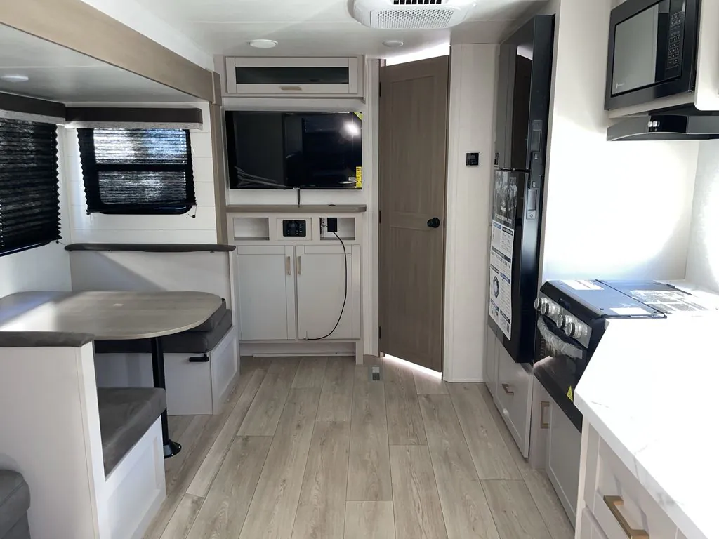 2027 Jayco Jay Flight SLX 262RLSW, Photos photo 3