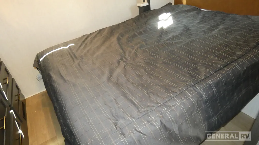2027 Nexus Ghost 33DS, Photos photo 30