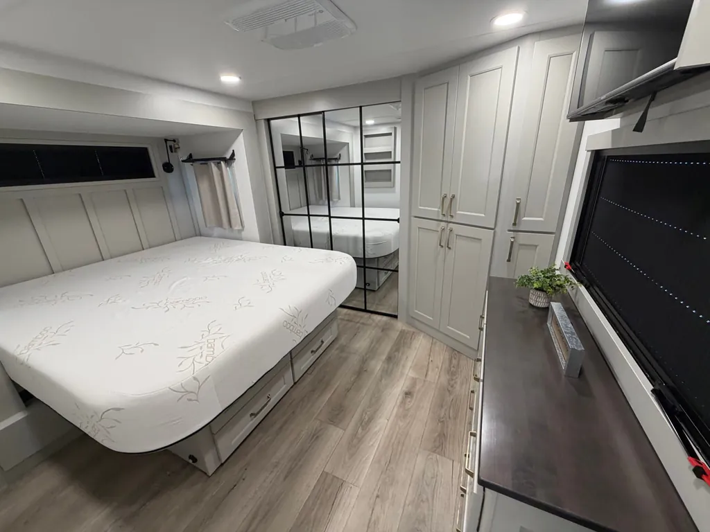 2026 Brinkley Model G 3970, Photos photo 41