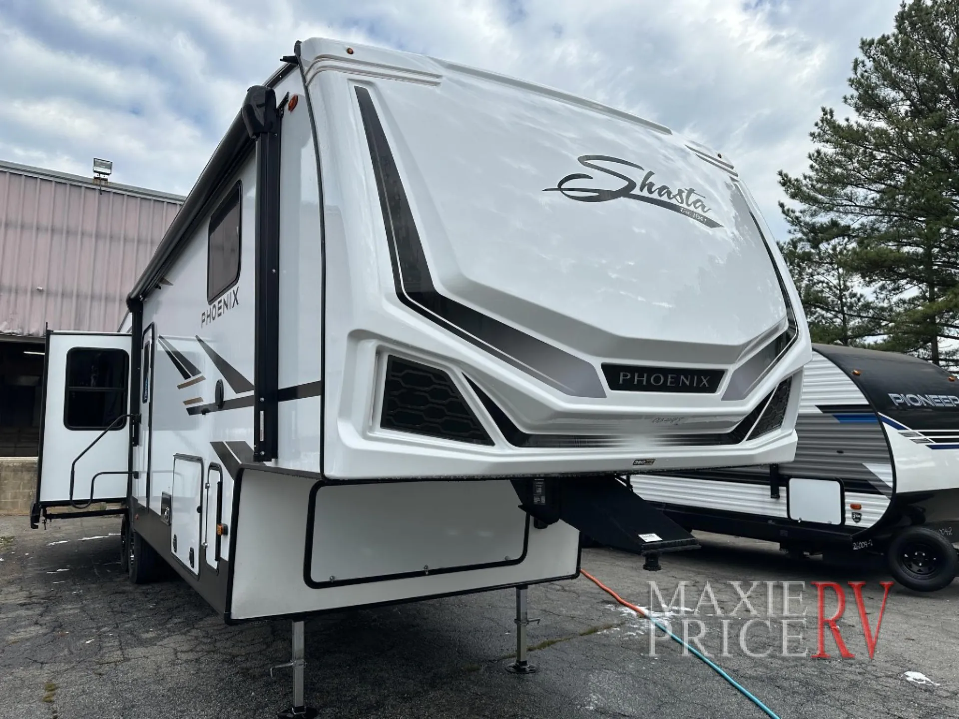 2026 Shasta RVs Phoenix 360BH - Photo 2