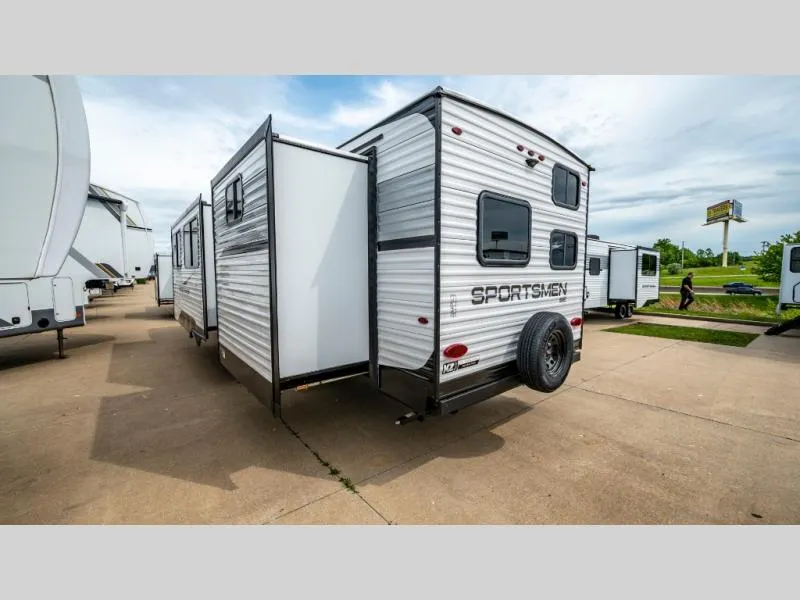 2026 KZ Sportsmen SE 332BHKSE - Photo 4