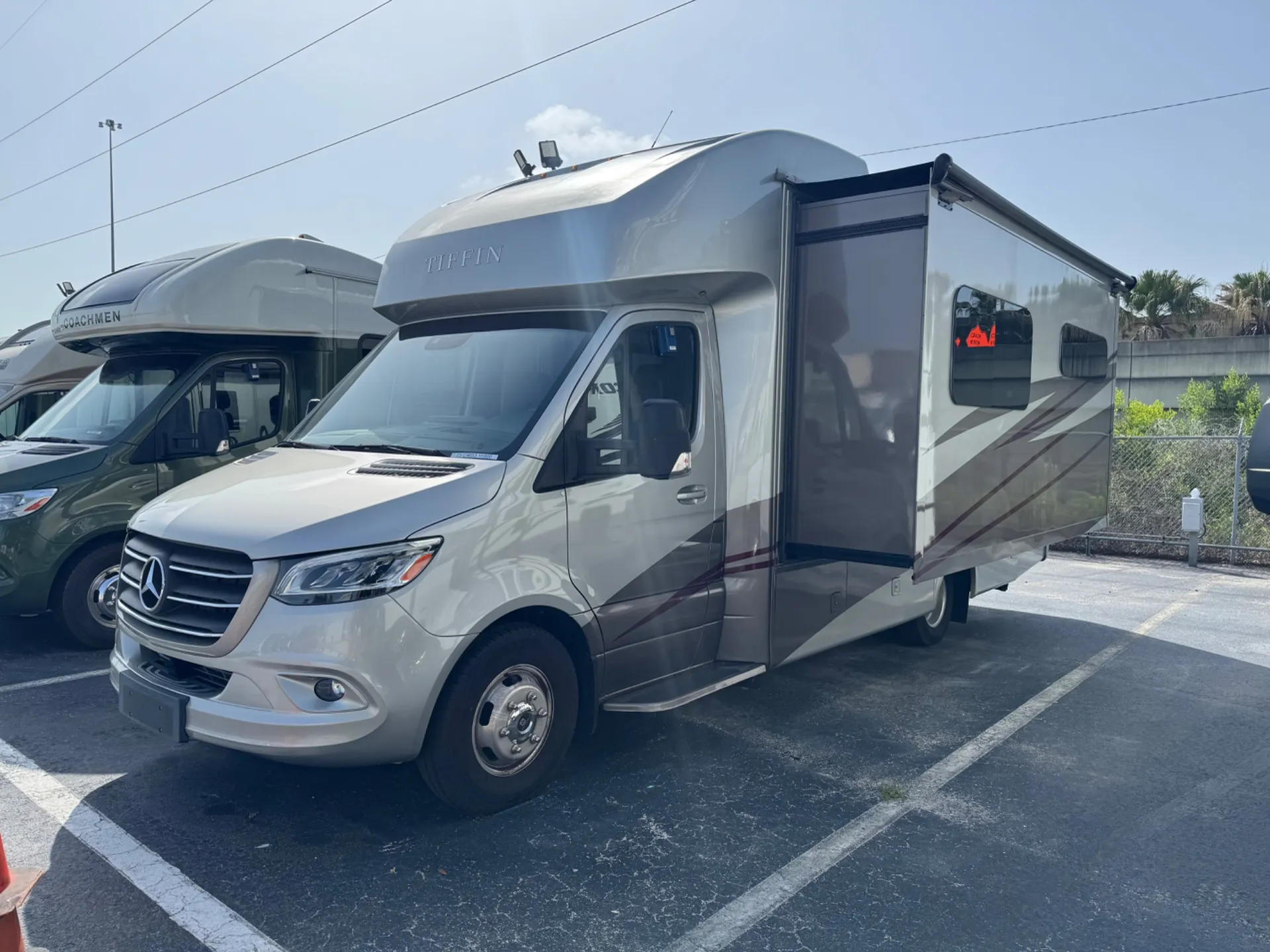 2023 Tiffin Wayfarer 25 RW - Photo 3