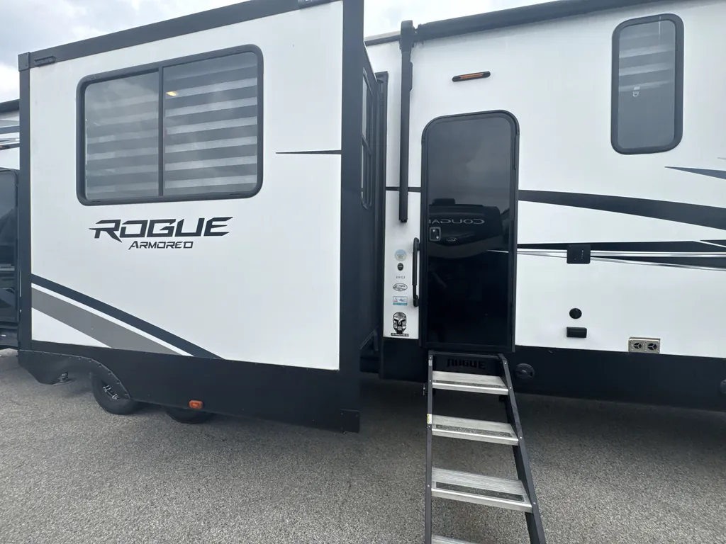 2021 Forest River Rogue Armored 351G2, Photos photo 5