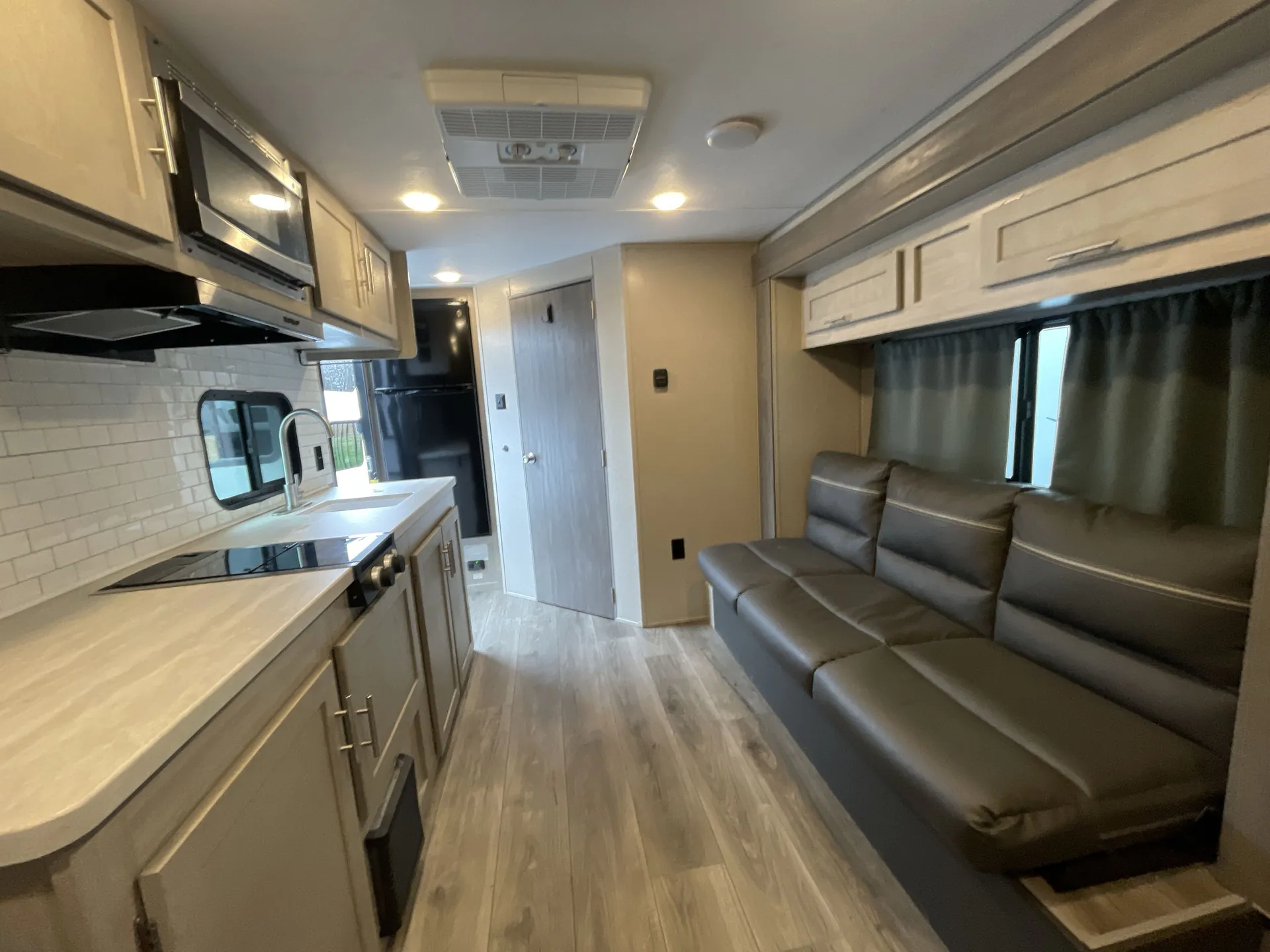 2022 Coachmen Catalina Summit 184FQS - Photo 4