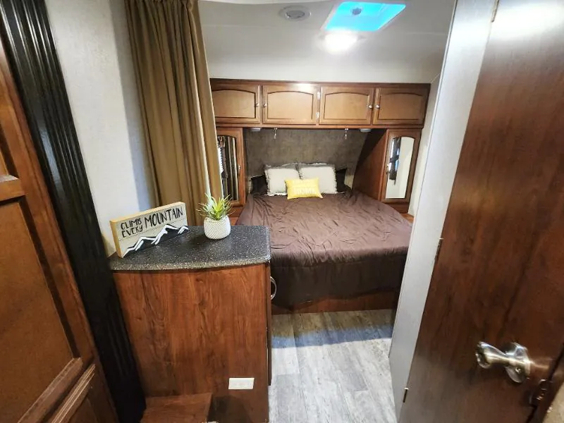2016 Coachmen Freedom Express Ultra Lite 246RKS - Photo 4