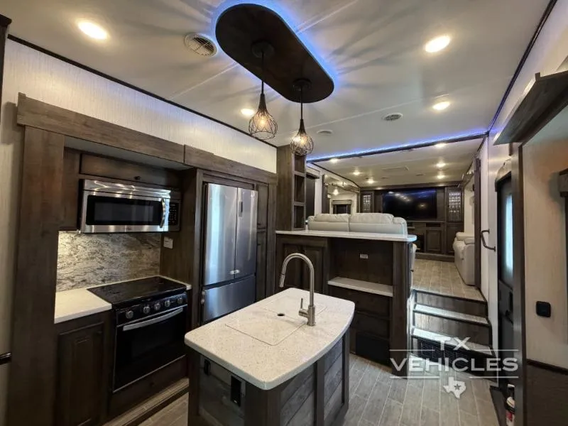 2020 Heartland Bighorn Traveler 38FL - Photo 2