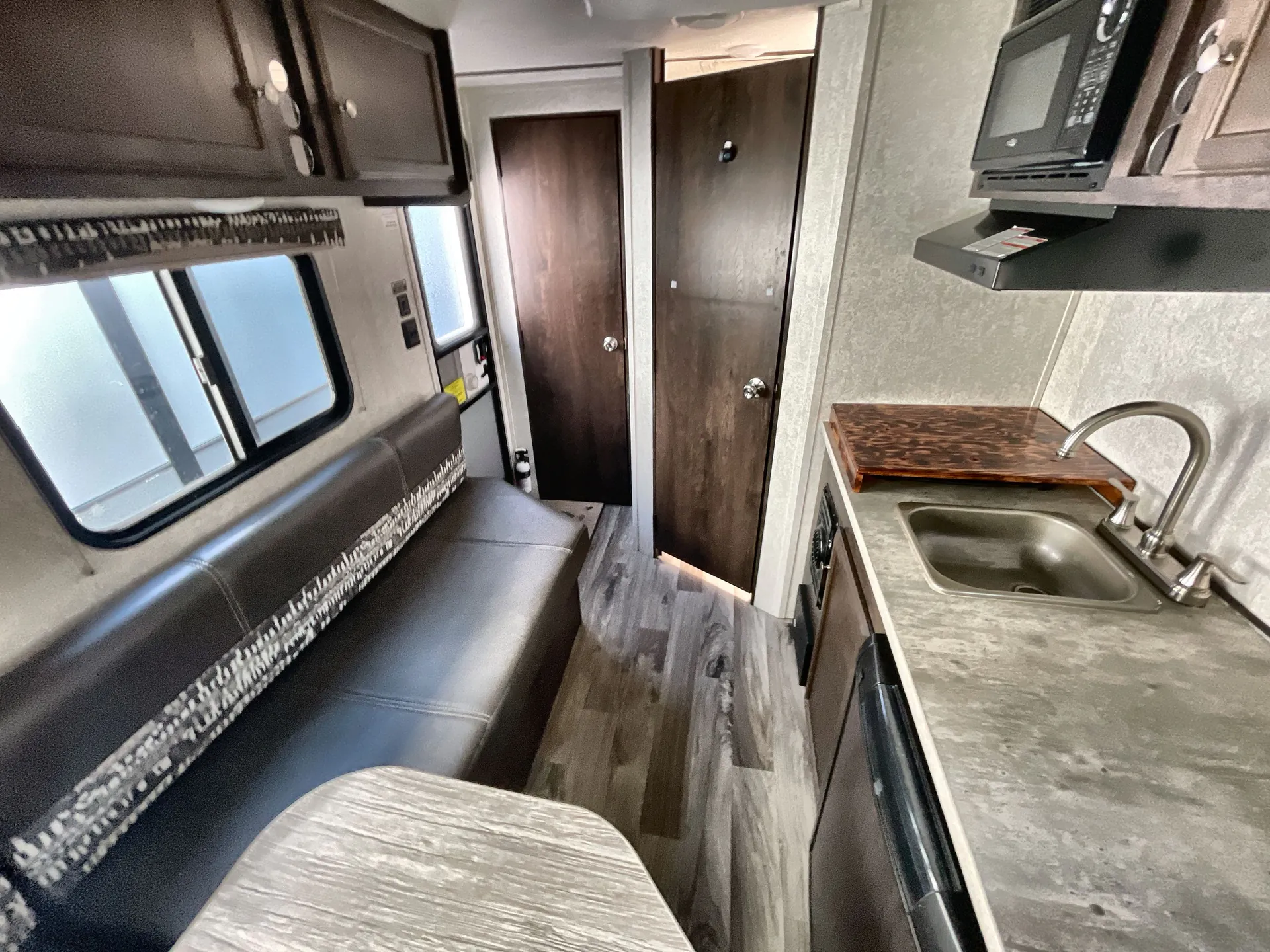 2018 Starcraft Autumn Ridge Outfitter 14RB — living area main
