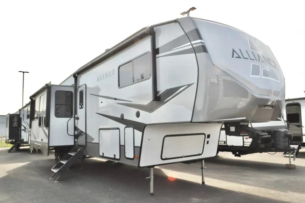 2023 Alliance RV Avenue 36BRM - Photo 2