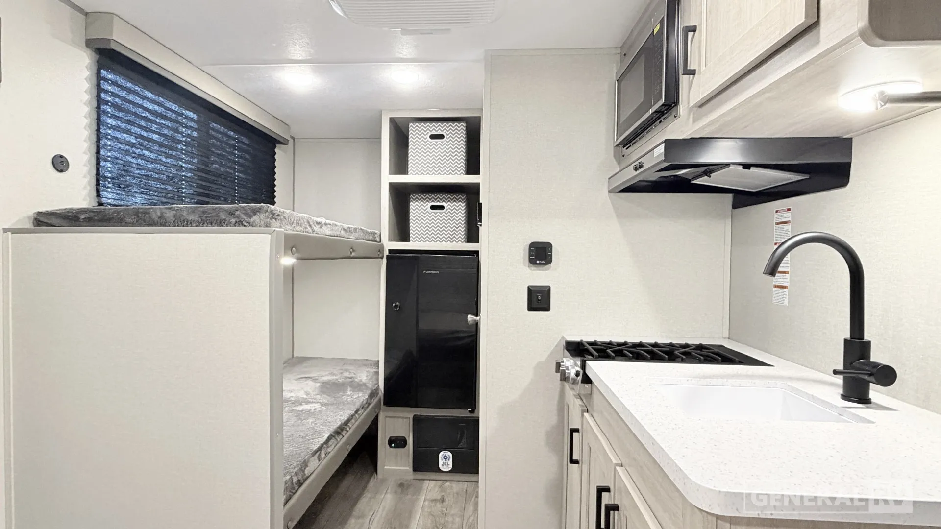2026 Coachmen Catalina Summit Series 7 134BHX - Photo 3