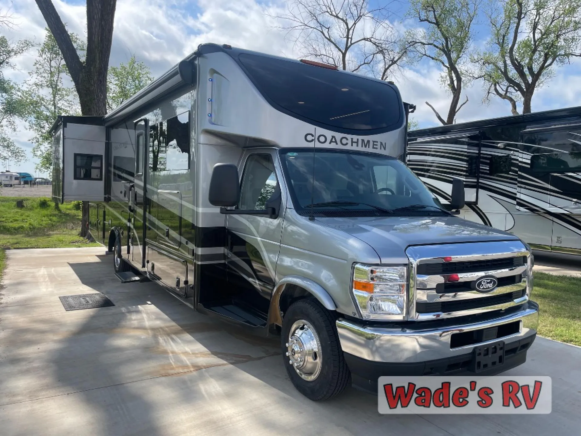2026 Coachmen Concord 321DS dealer photo 1 from Wade's RV