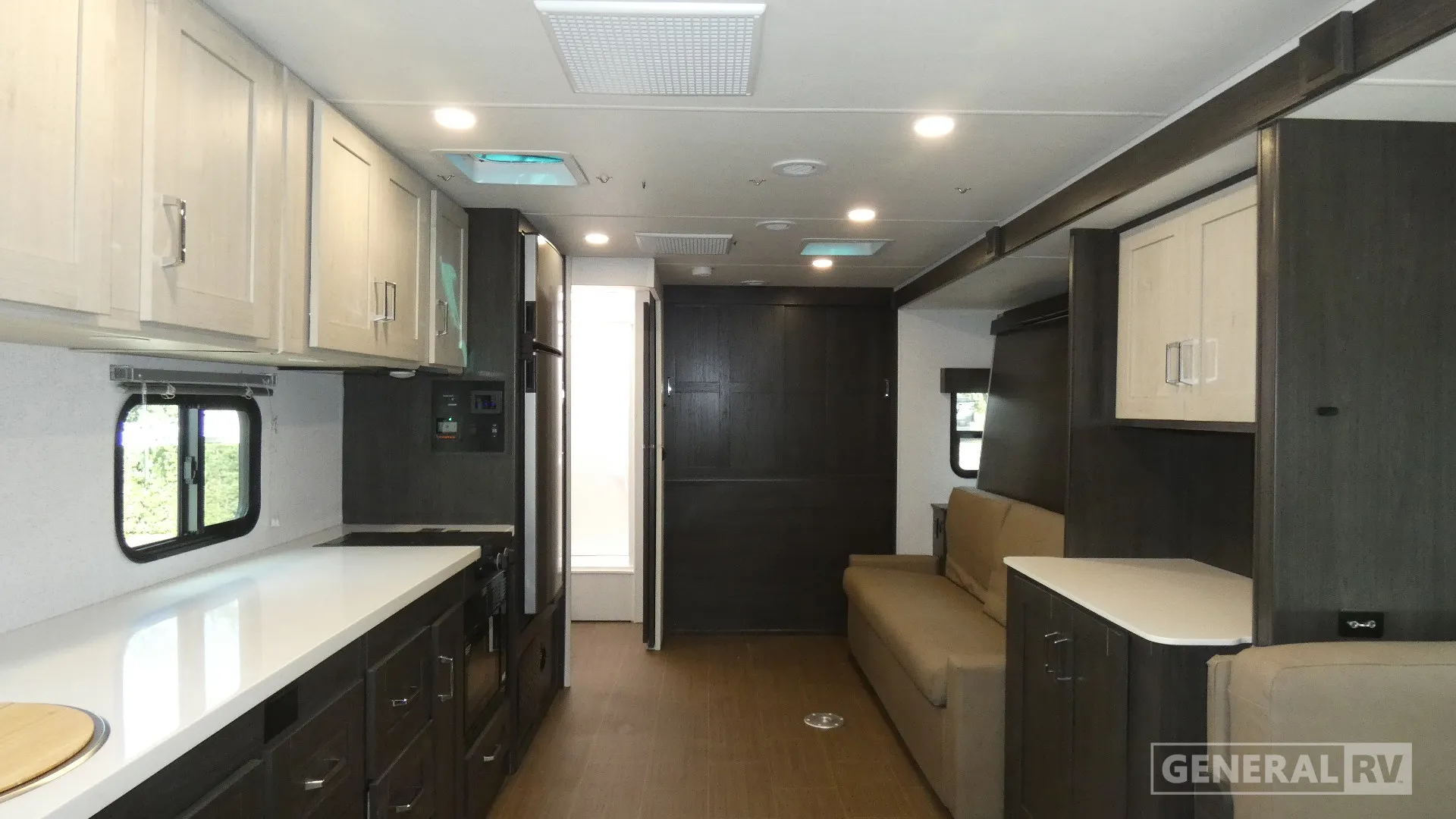 2027 Winnebago Sunflyer 28MB - Photo 3