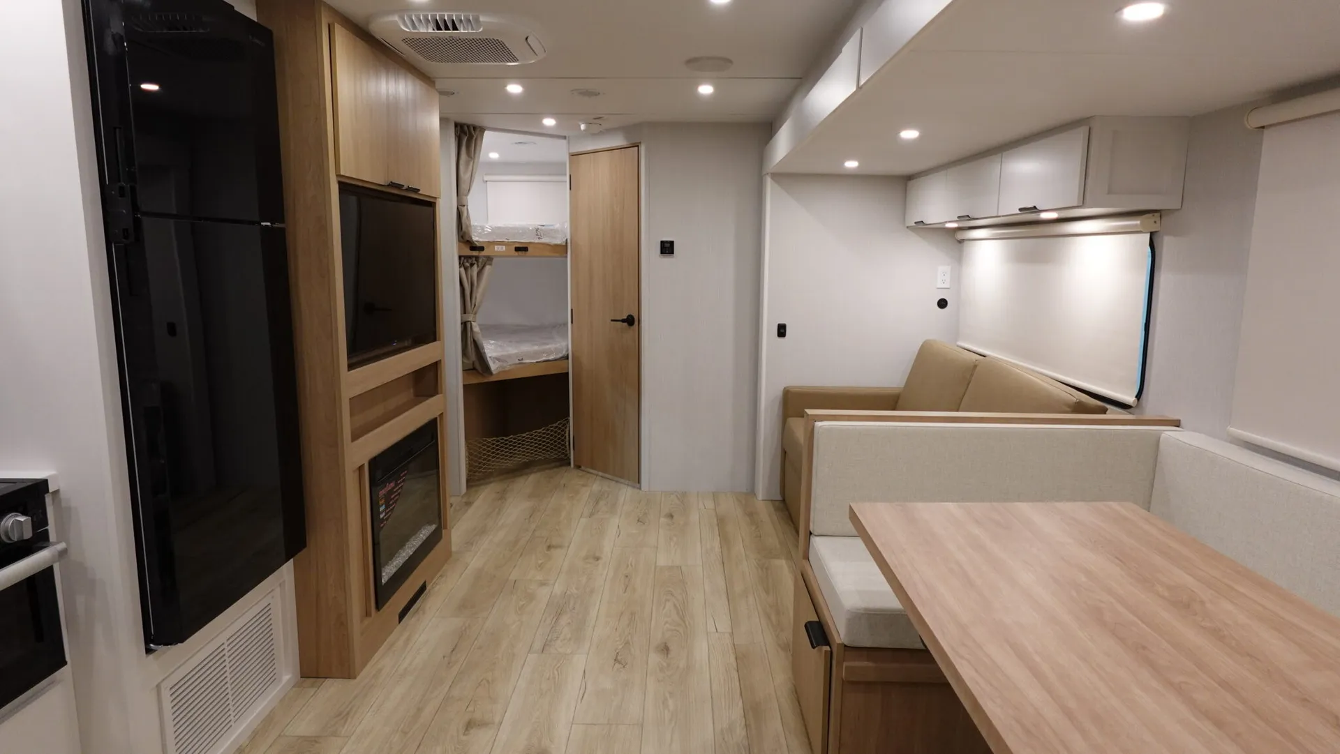 2026 Winnebago Thrive 28BHS - Photo 3