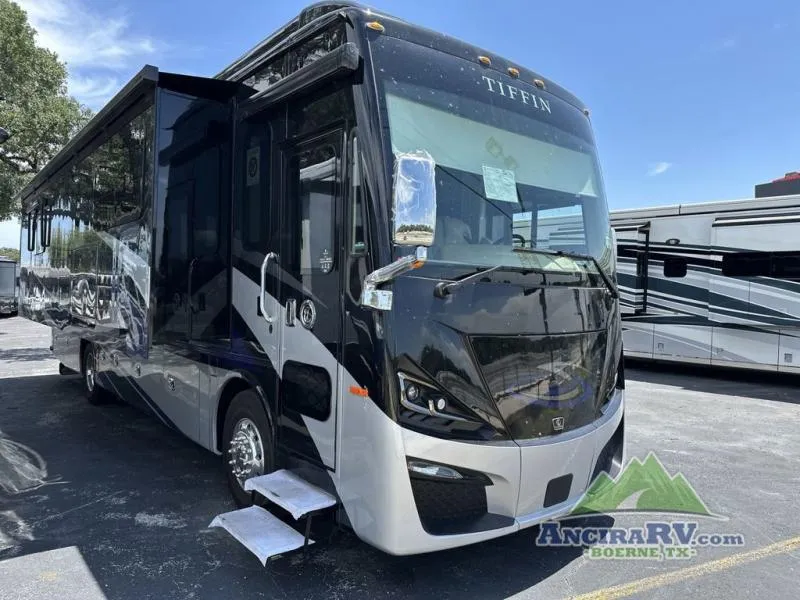 2026 Tiffin Phaeton 35 CH - Photo 2