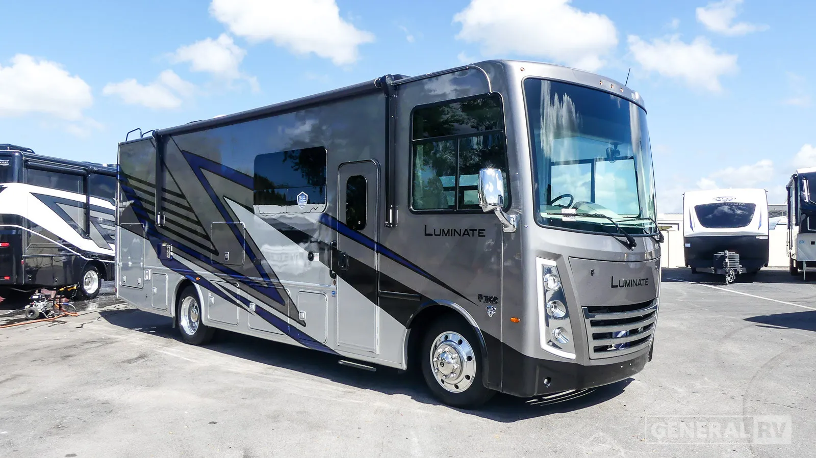 2026 Thor Motor Coach Luminate MM30 - Photo 2
