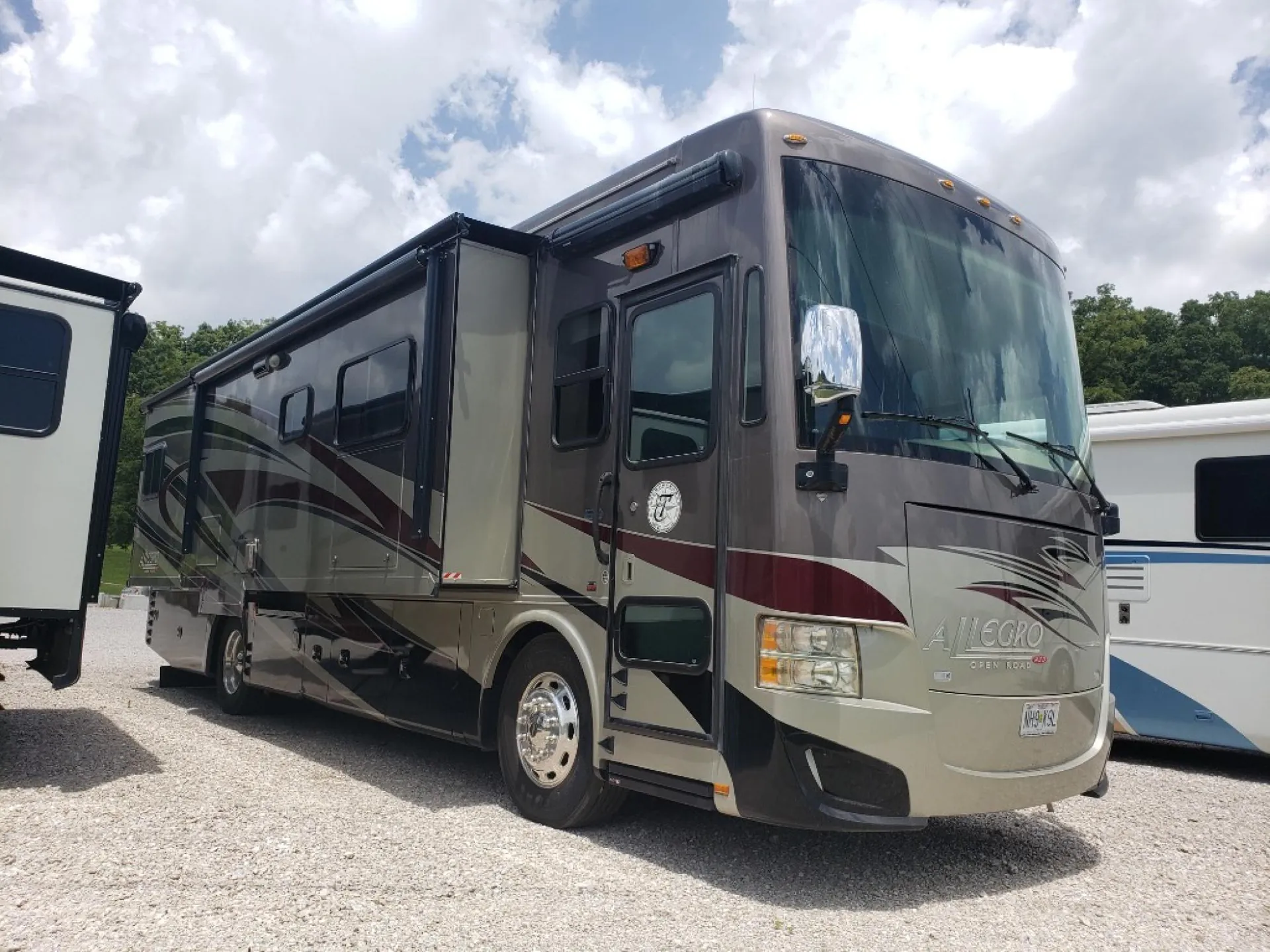 2013 Tiffin Motorhomes Allegro RED Used    34 QFA - Main photo