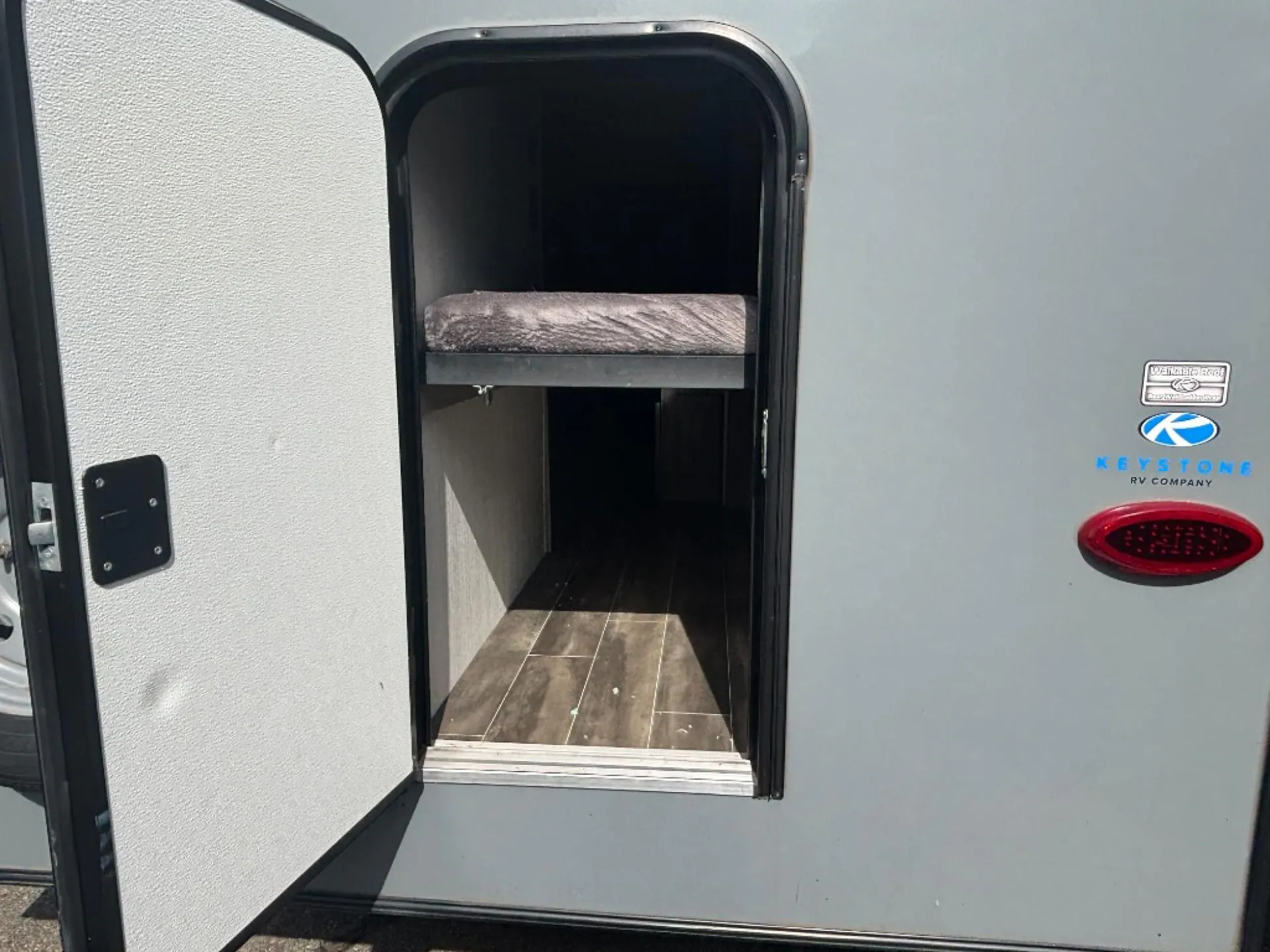 2022 Keystone Passport SL 219BH - Photo 3