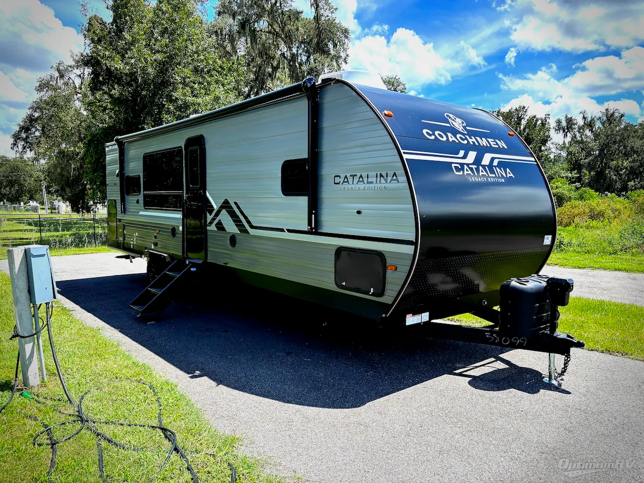 2027 Coachmen Catalina Legacy Edition 283RKS dealer photo 1 from Optimum RV