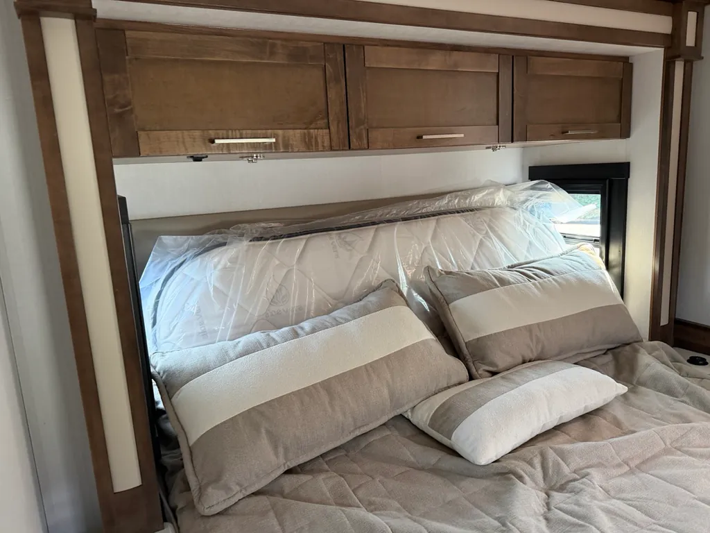 2026 Entegra Coach Accolade 37K, Photos photo 16