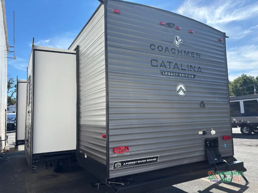 2027 Coachmen Catalina Legacy Edition 333DBDSCK, Photos photo 5