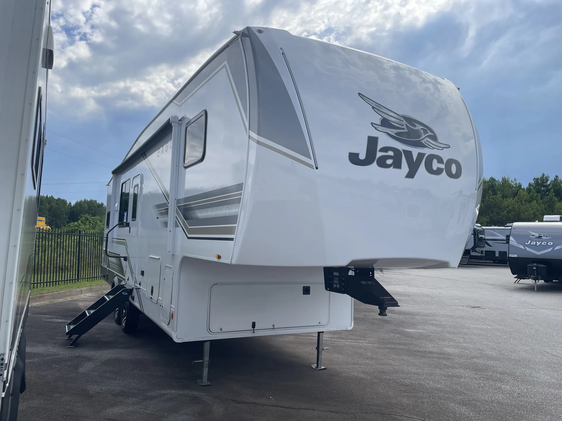 2027 Jayco Eagle SLE 28RKS - Photo 2