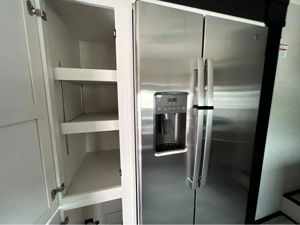 2025 Jayco Seismic Luxury Series 4113, Kitchen photo 7