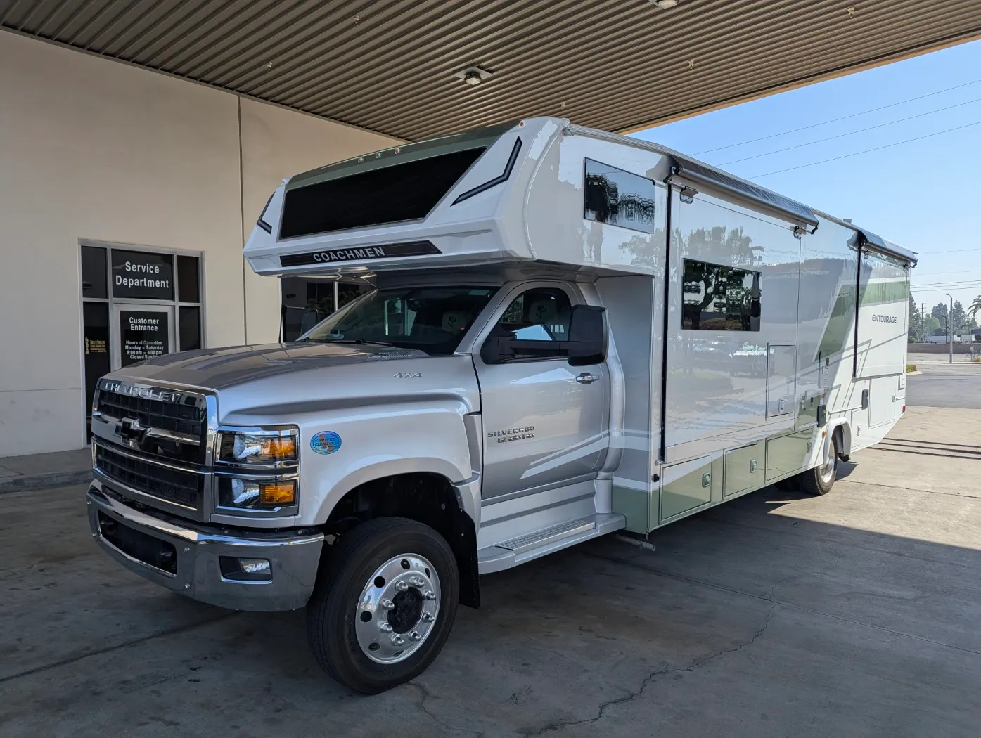 2026 Coachmen Entourage 330DS - Photo 3