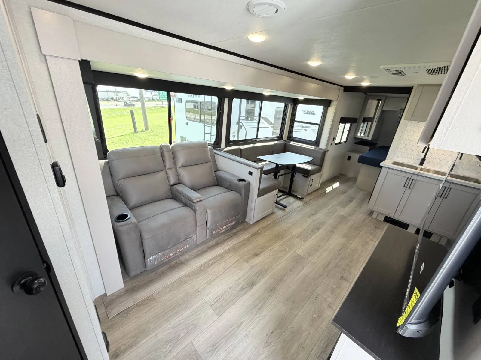 2026 Jayco Jay Feather 27BH - Photo 3